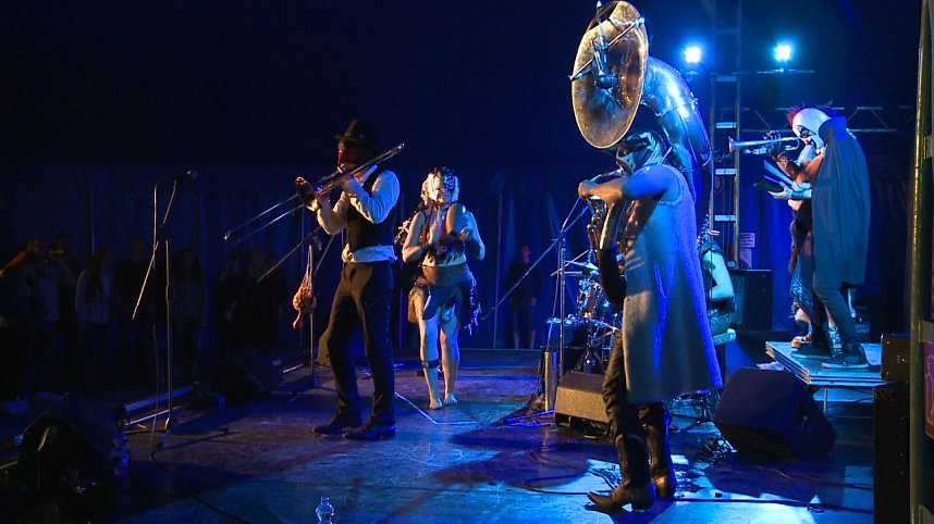 Freak-Show zum Abschluss