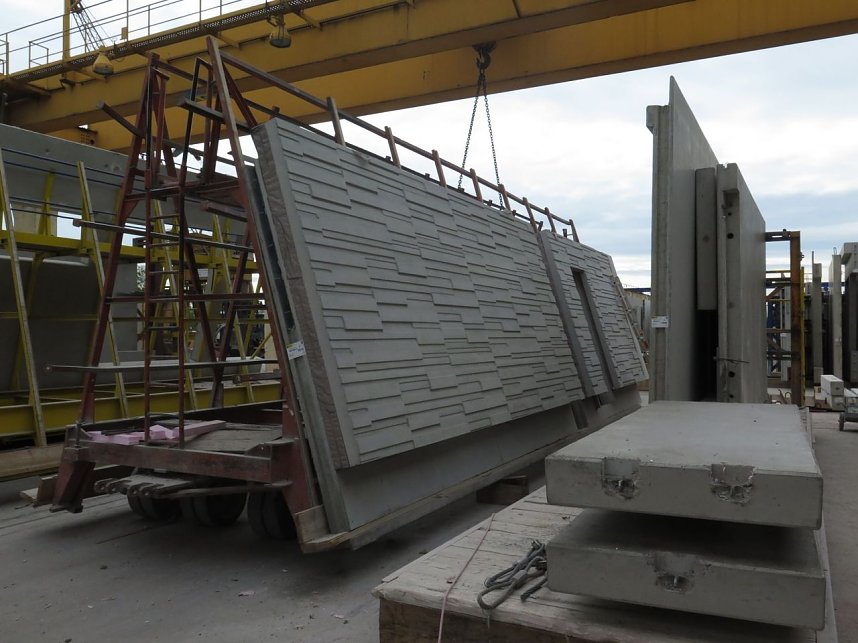 Ausgeschaltes Fertigteil im Lager 