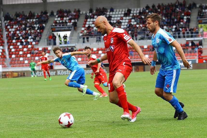 Pokalfinale zwischen RWE und Wacker in Erfurt