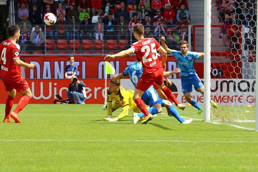 Pokalfinale zwischen RWE und Wacker in Erfurt