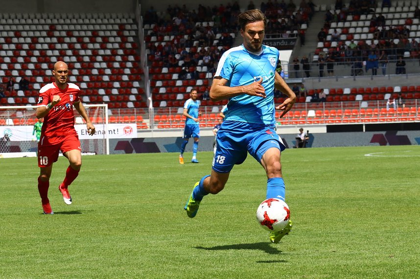 Pokalfinale zwischen RWE und Wacker in Erfurt
