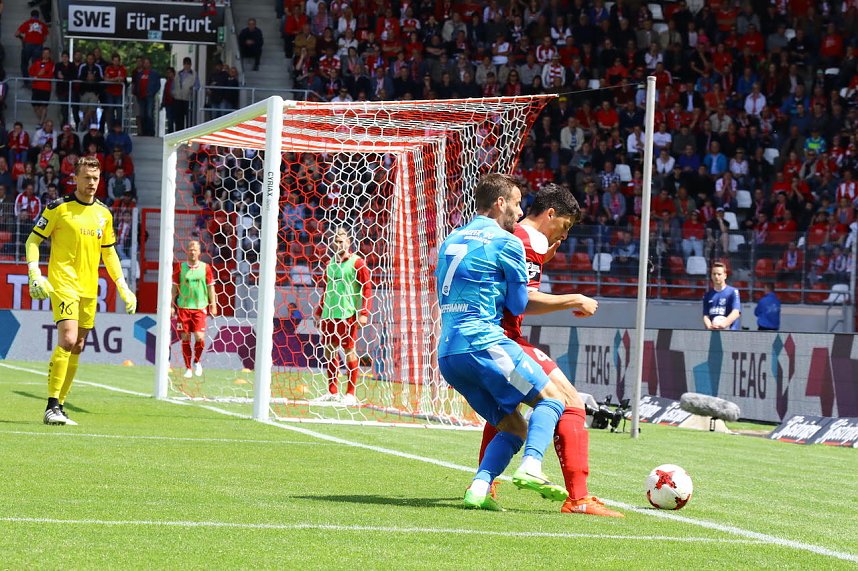Pokalfinale zwischen RWE und Wacker in Erfurt