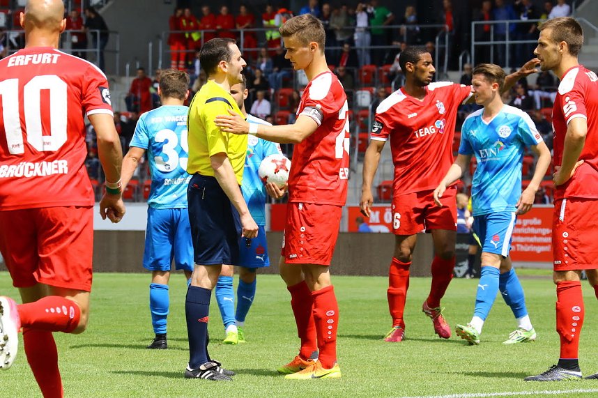 Pokalfinale zwischen RWE und Wacker in Erfurt