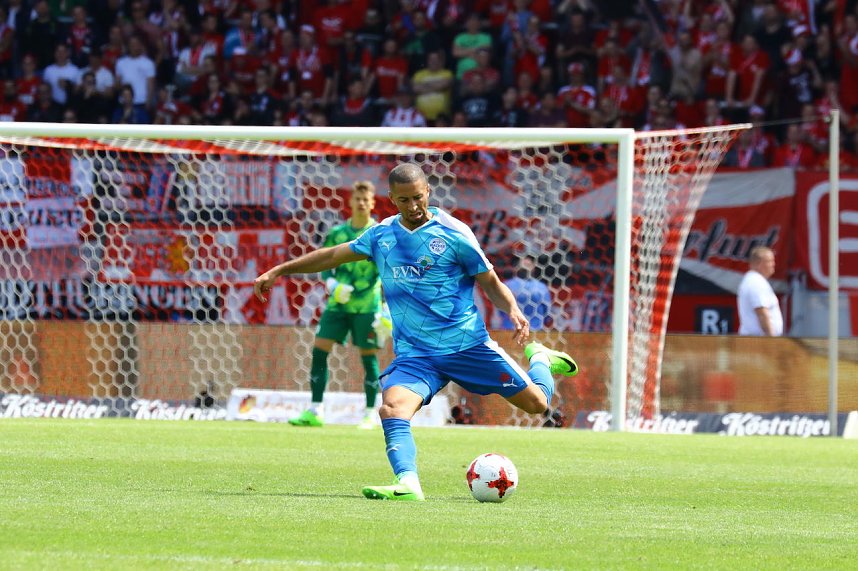 Pokalfinale zwischen RWE und Wacker in Erfurt