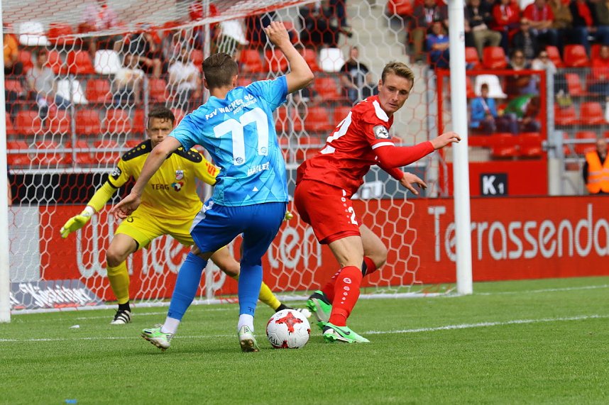 Pokalfinale zwischen RWE und Wacker in Erfurt