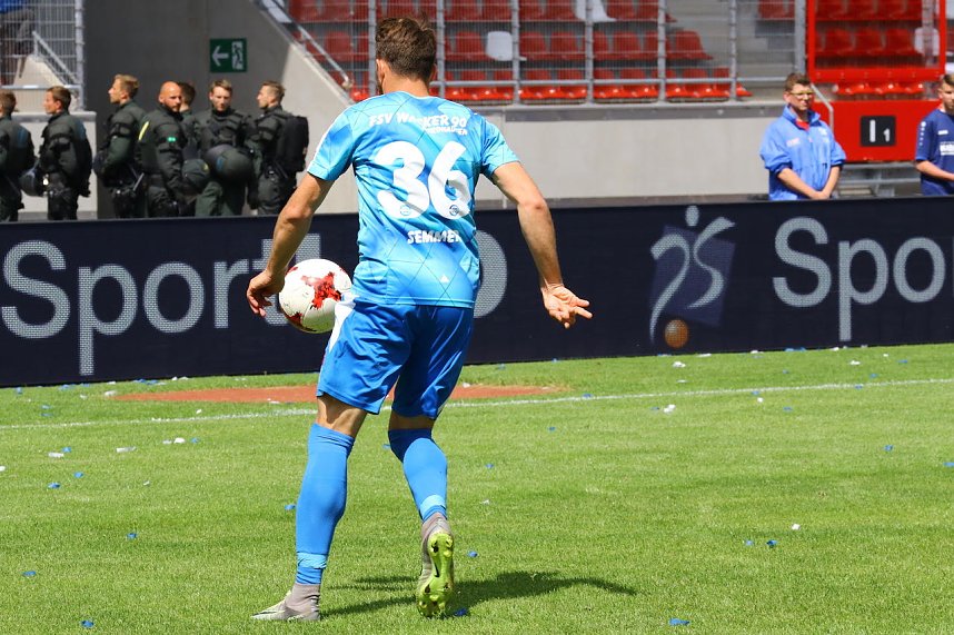 Pokalfinale zwischen RWE und Wacker in Erfurt