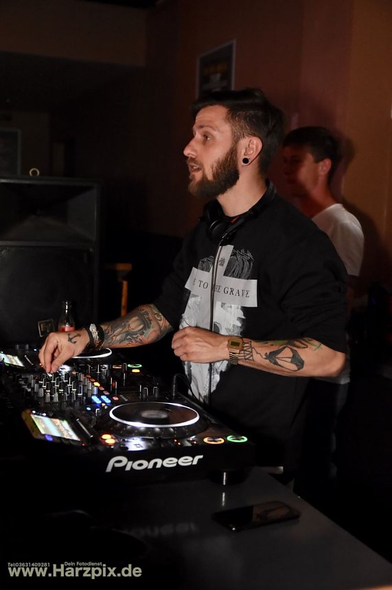 WE HATE HATERS  2017