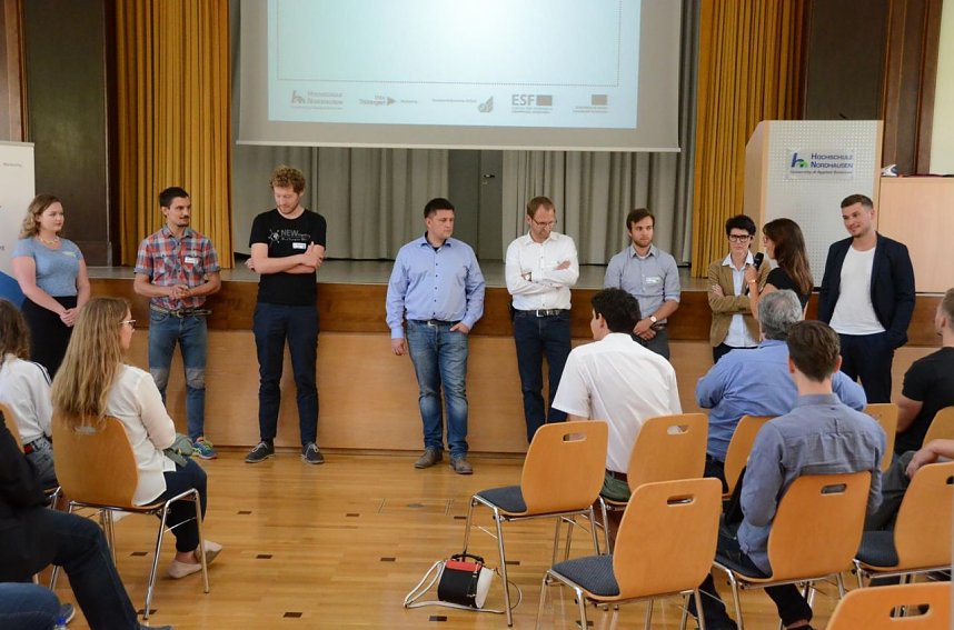 Gr&uuml;nder und Unternehmer berichten &uuml;ber Erfahrungen mit der Digitalisierung