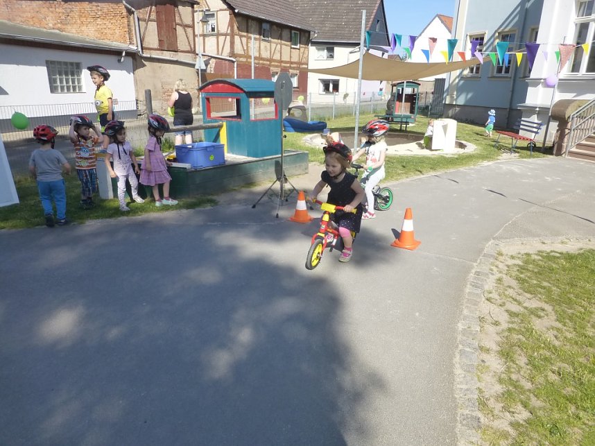 Kinder im Stra&szlig;enverkehr - Aktionstag in Bielen
