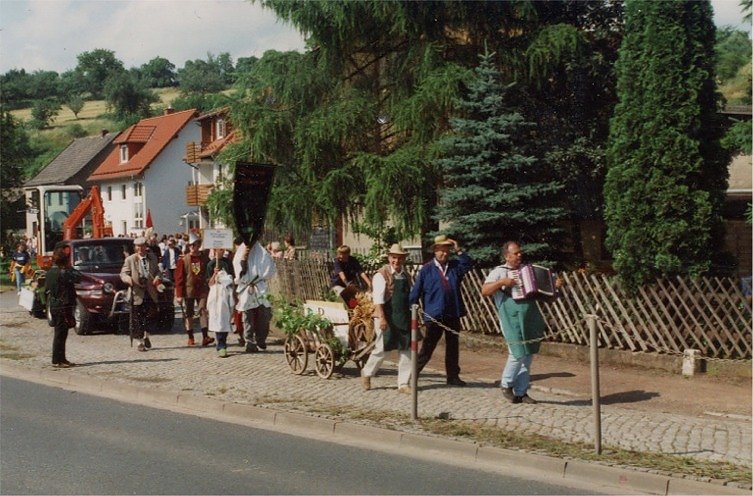25 Jahre Krimder&ouml;der Eichenfest: Festumzug beim 8. Krimder&ouml;der Eichenfest