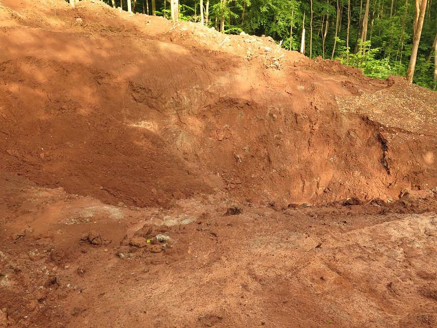 Ein riesiges Loch gegraben