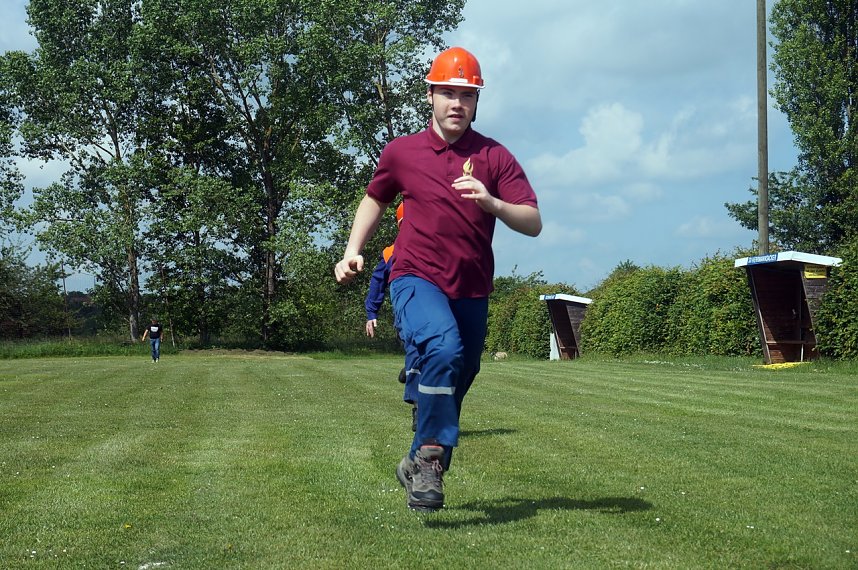 Leistungs&uuml;berpr&uuml;fung bei der Jugendfeuerwehr