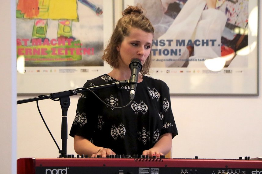 Oh lonesome me im Eine-Welt-Laden-Caf&eacute; in Nordhausen