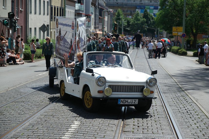 Festumzug zum 1090. Geburtstag der Rolandstadt