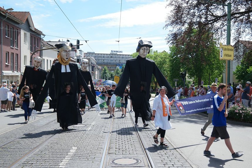 Festumzug zum 1090. Geburtstag der Rolandstadt