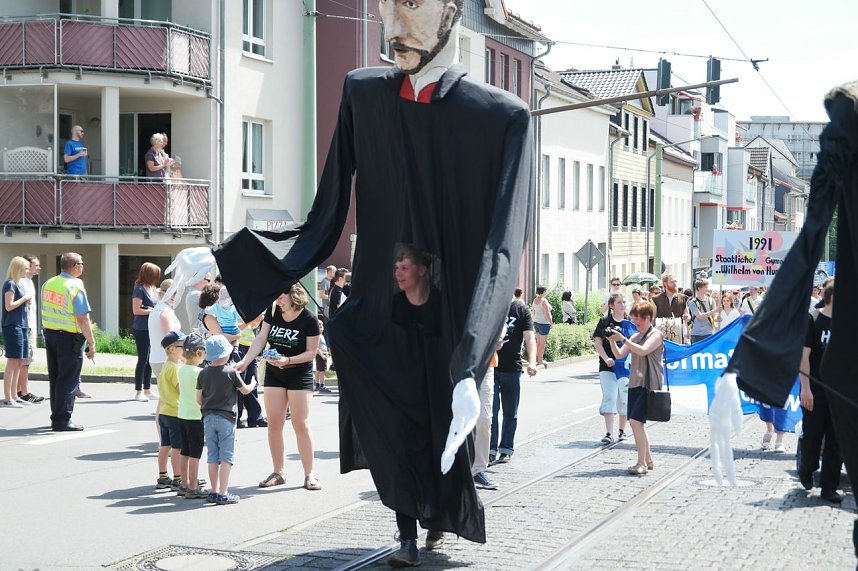 Festumzug zum 1090. Geburtstag der Rolandstadt