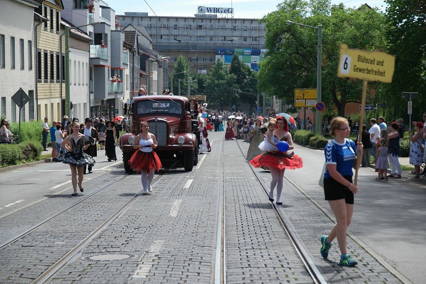 Festumzug zum 1090. Geburtstag der Rolandstadt