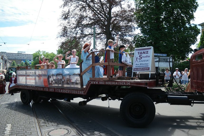 Festumzug zum 1090. Geburtstag der Rolandstadt