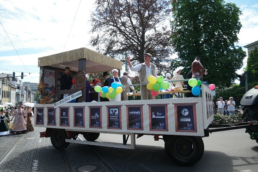 Festumzug zum 1090. Geburtstag der Rolandstadt