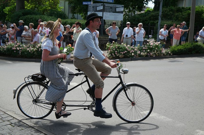 Festumzug zum 1090. Geburtstag der Rolandstadt