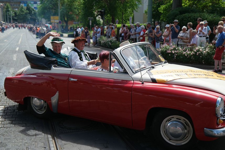 Festumzug zum 1090. Geburtstag der Rolandstadt