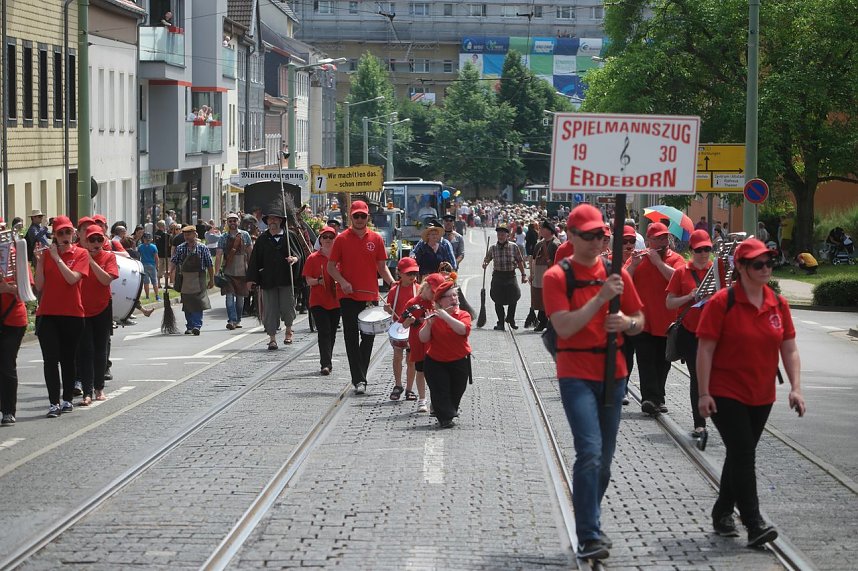 Festumzug zum 1090. Geburtstag der Rolandstadt