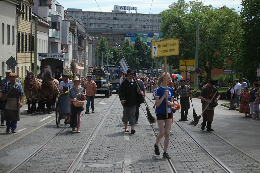 Festumzug zum 1090. Geburtstag der Rolandstadt