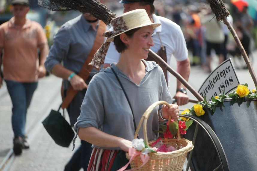 Festumzug zum 1090. Geburtstag der Rolandstadt