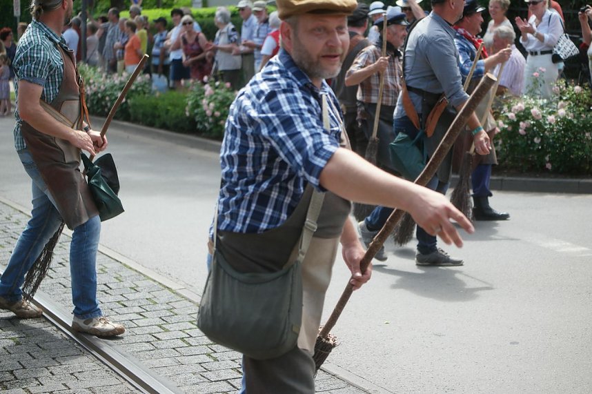 Festumzug zum 1090. Geburtstag der Rolandstadt