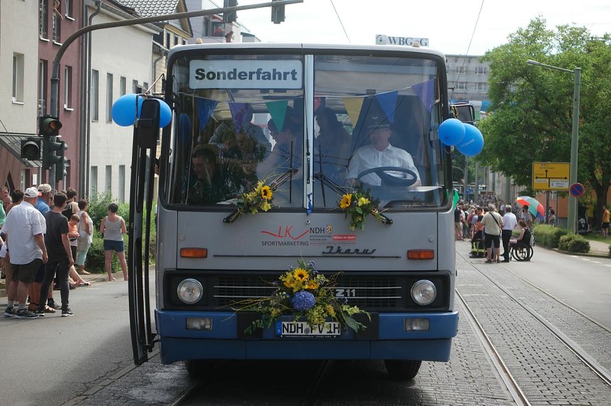 Festumzug zum 1090. Geburtstag der Rolandstadt