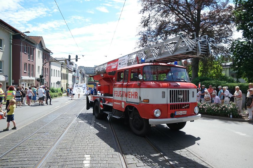 Festumzug zum 1090. Geburtstag der Rolandstadt
