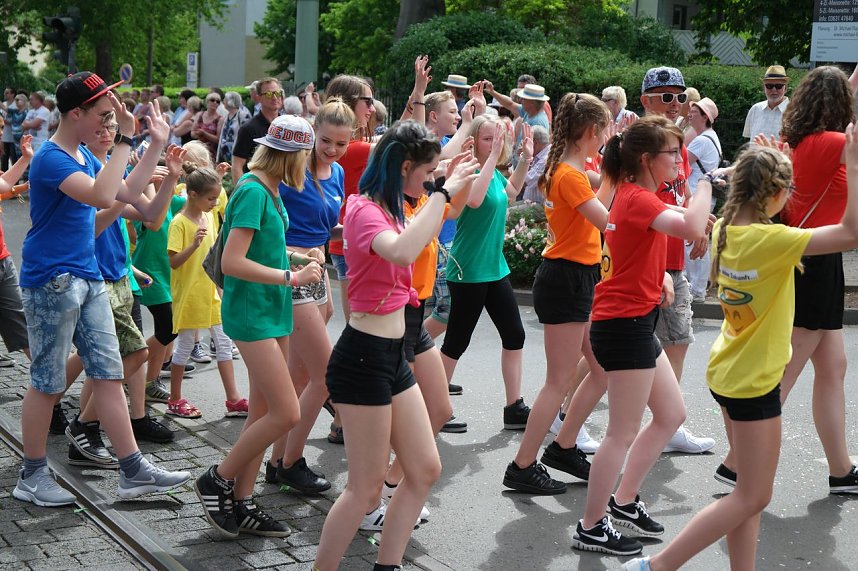Festumzug zum 1090. Geburtstag der Rolandstadt