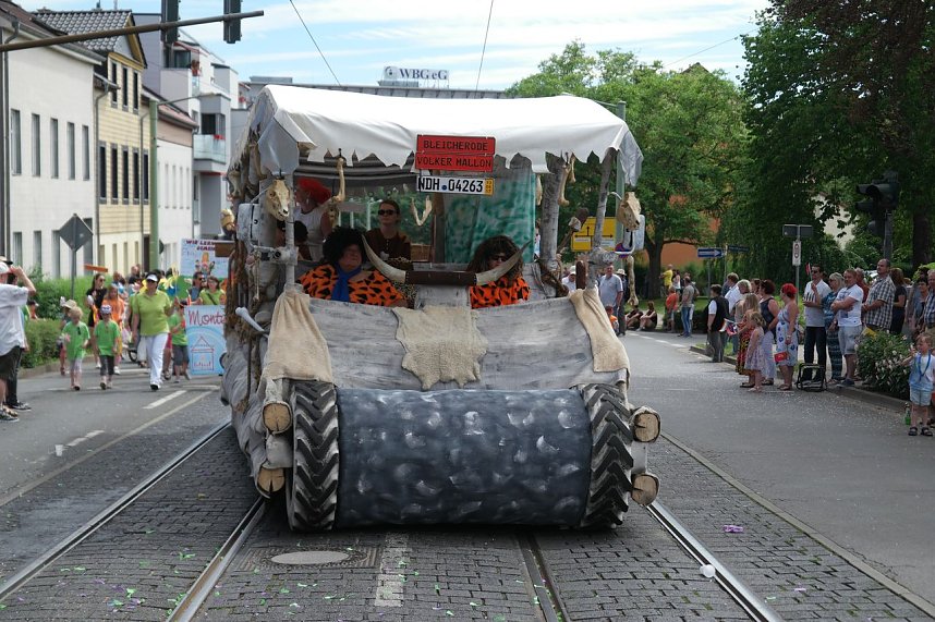 Festumzug zum 1090. Geburtstag der Rolandstadt