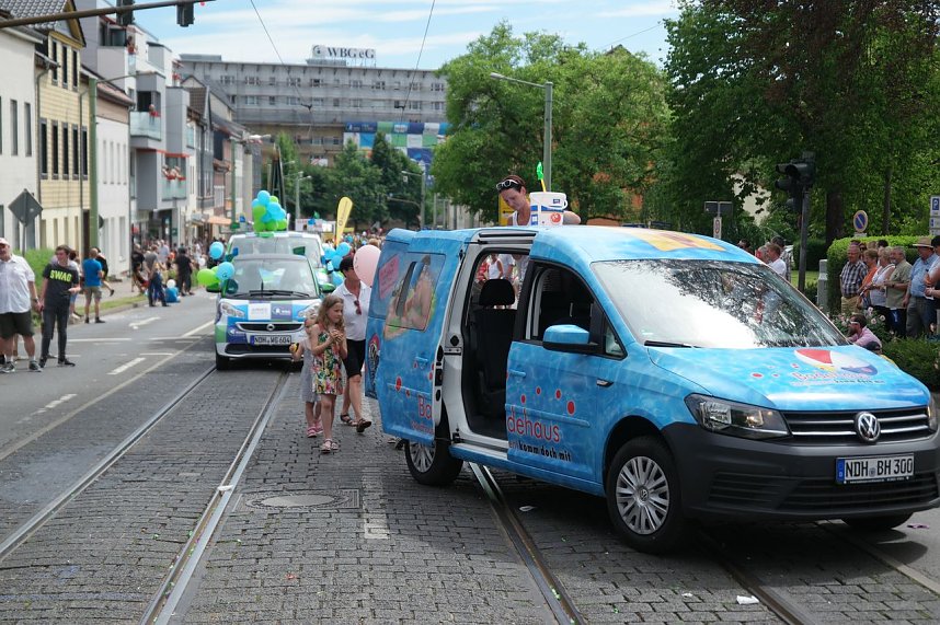 Festumzug zum 1090. Geburtstag der Rolandstadt