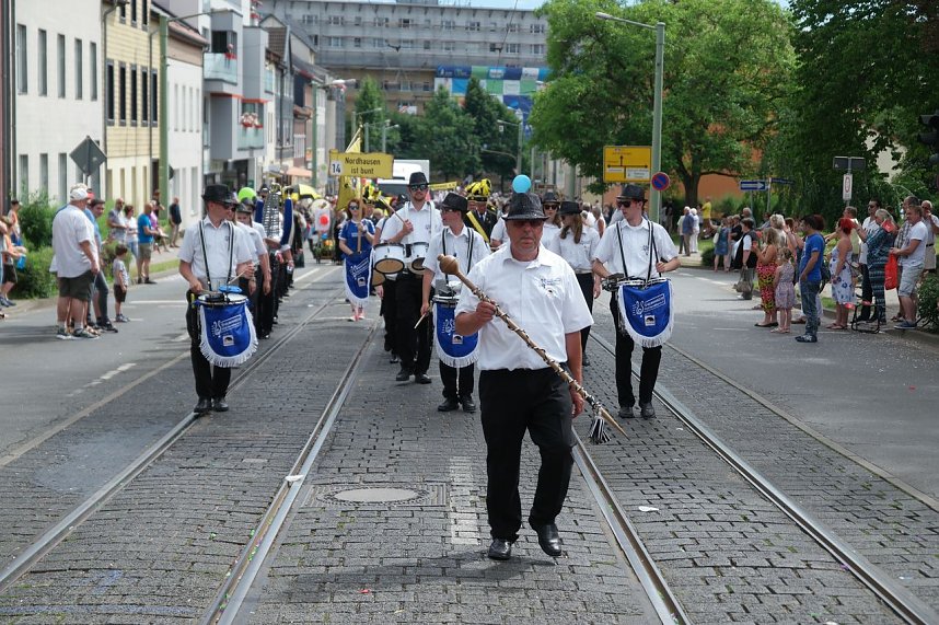 Festumzug zum 1090. Geburtstag der Rolandstadt