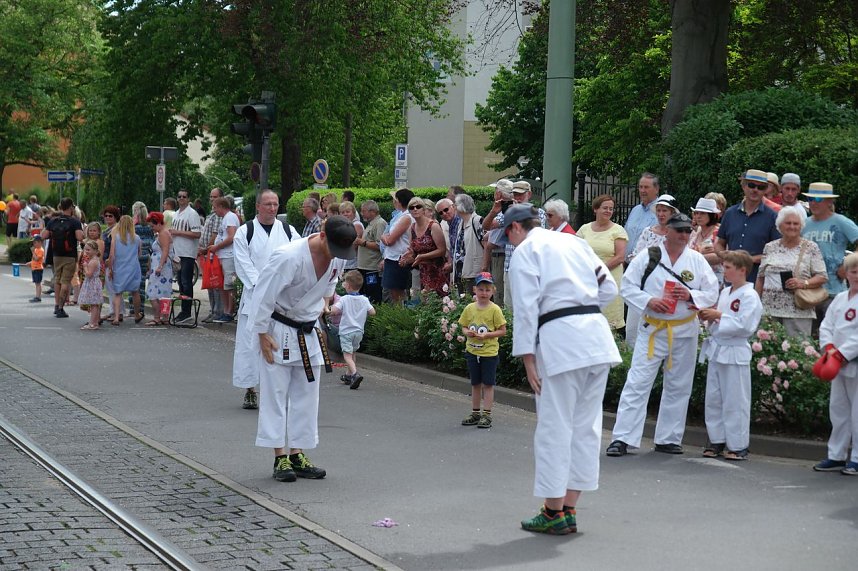 Festumzug zum 1090. Geburtstag der Rolandstadt