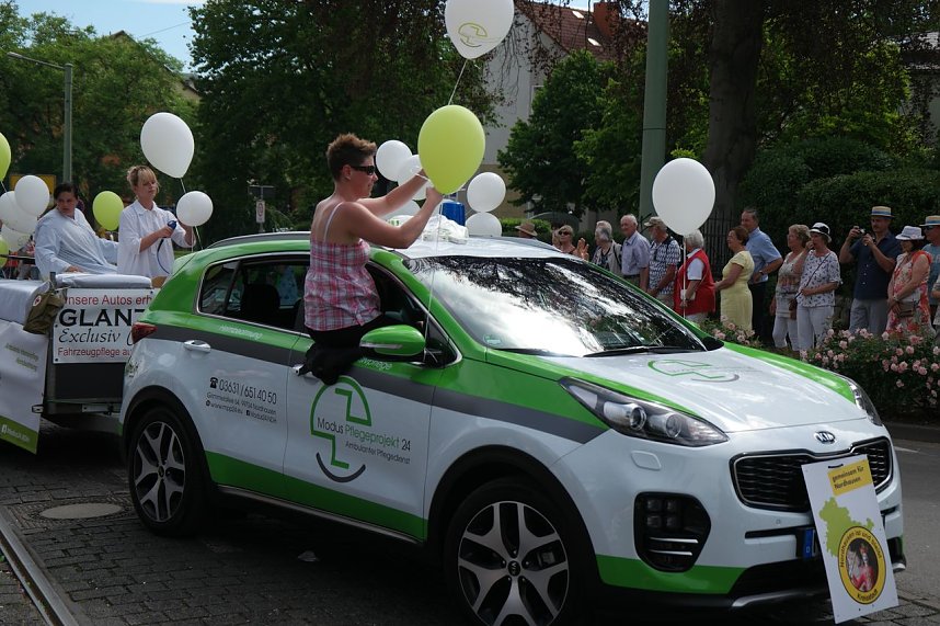 Festumzug zum 1090. Geburtstag der Rolandstadt