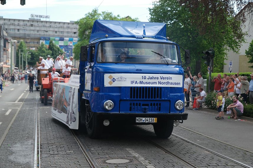 Festumzug zum 1090. Geburtstag der Rolandstadt