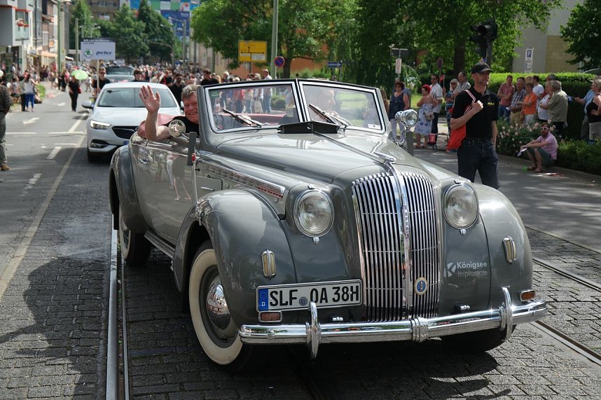 Festumzug zum 1090. Geburtstag der Rolandstadt