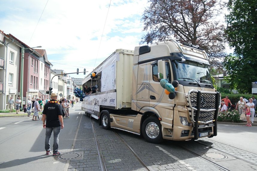 Festumzug zum 1090. Geburtstag der Rolandstadt