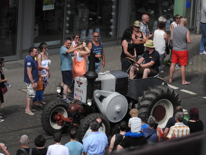 Festumzug aus einer etwas anderen Perspektive