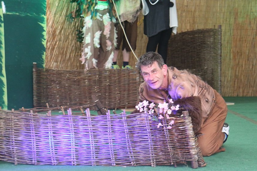 Peter und der Wolf in der Inszenierung der Nordth&uuml;ringer Lebenshilfe