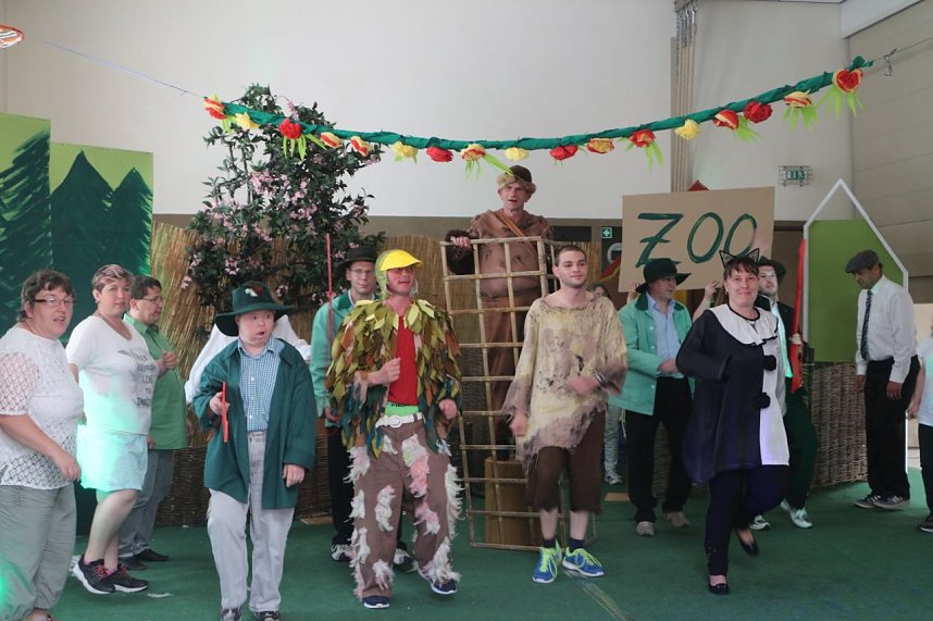 Peter und der Wolf in der Inszenierung der Nordth&uuml;ringer Lebenshilfe