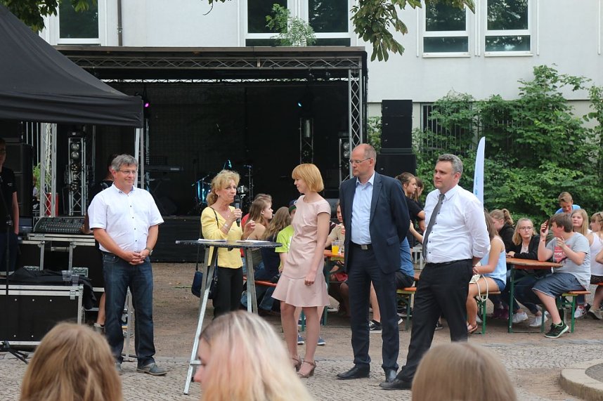 Bye, bye Oberstufe - den Beginn der Sanierung am Humboldt-Gymnasium wurde heute ausgiebig gefeiert