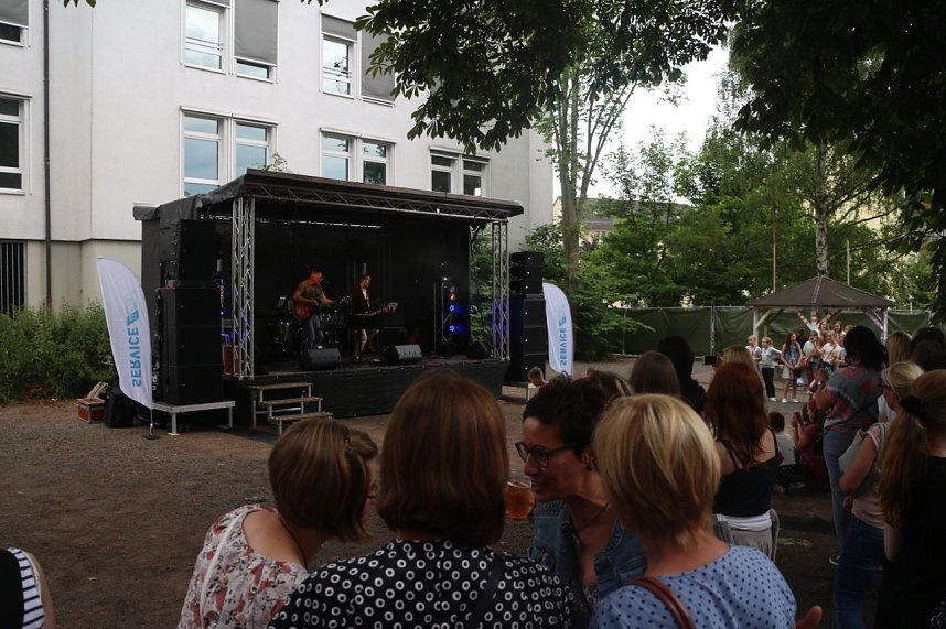 Bye, bye Oberstufe - den Beginn der Sanierung am Humboldt-Gymnasium wurde heute ausgiebig gefeiert