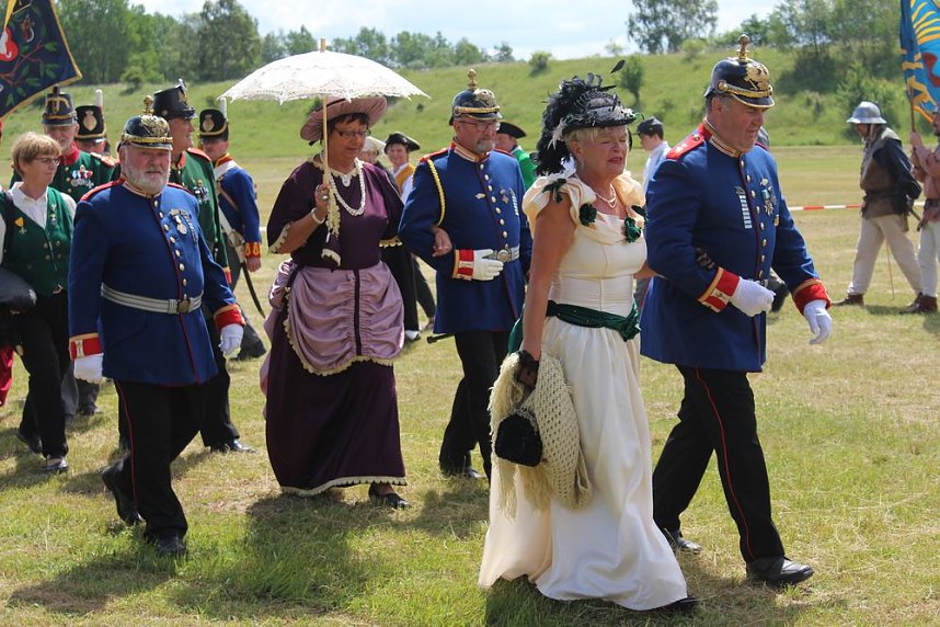 Gro&szlig;e Parade auf dem Dickkopf
