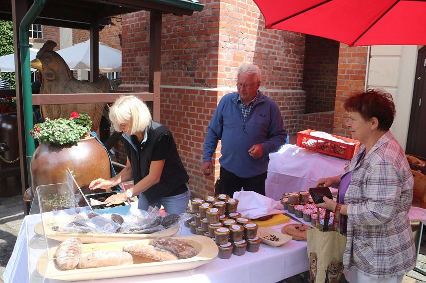 In der Echten Nordh&auml;user Traditionsbrennerei wurde heute der erste "Hof- und Genussmarkt" er&ouml;ffnet