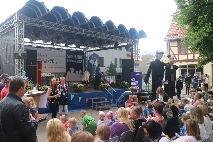 Kreiskirchentag vor der Nordh&auml;user Blasiikirche