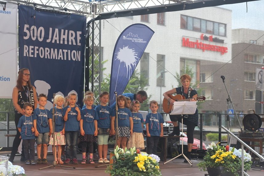 Kreiskirchentag vor der Nordh&auml;user Blasiikirche