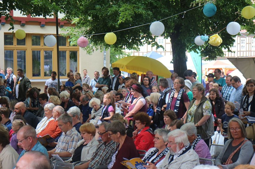 Kreiskirchentag vor der Nordh&auml;user Blasiikirche
